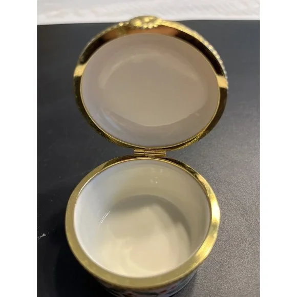 Lenox Trinket Box Hinged Lid Round Holiday Holly Berries Christmas Jewelry Jar - Picture 10 of 10